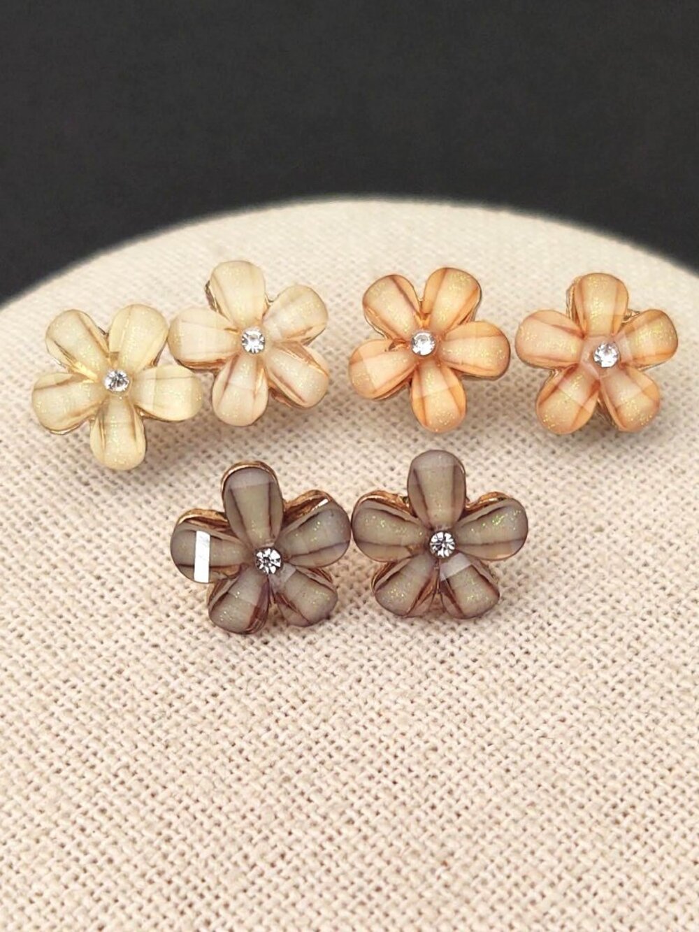3 pairs of stud floral earrings